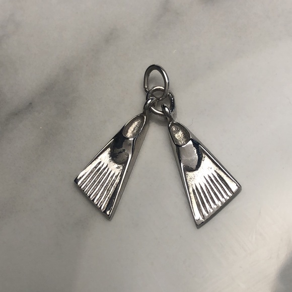 Divers fins flippers swim fins charm pendant - Picture 4 of 4